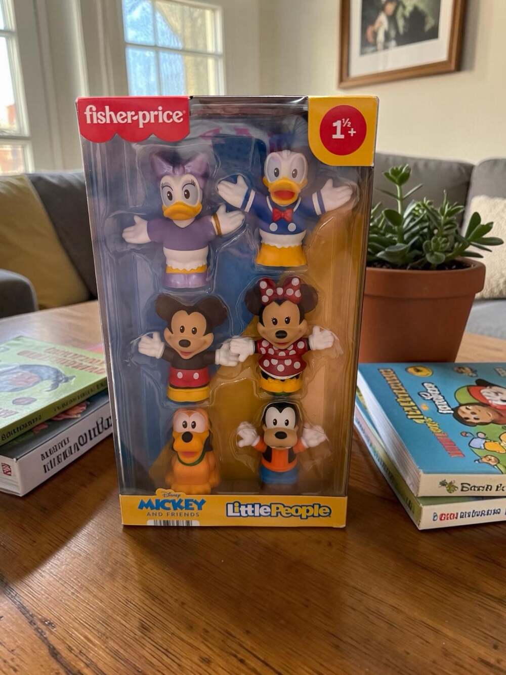 Fisher Price Little People Disney Mickey Mouse & Friends Minnie Donald Daisy